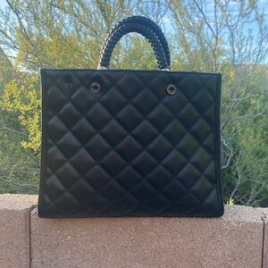 Women’s Steve Madden Black handbag Purse Tote faux leather gold hardware Size M